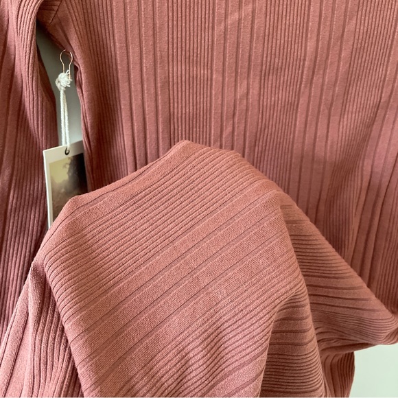 Knit Dress with Front Tie Size Small - Picture 5 of 9